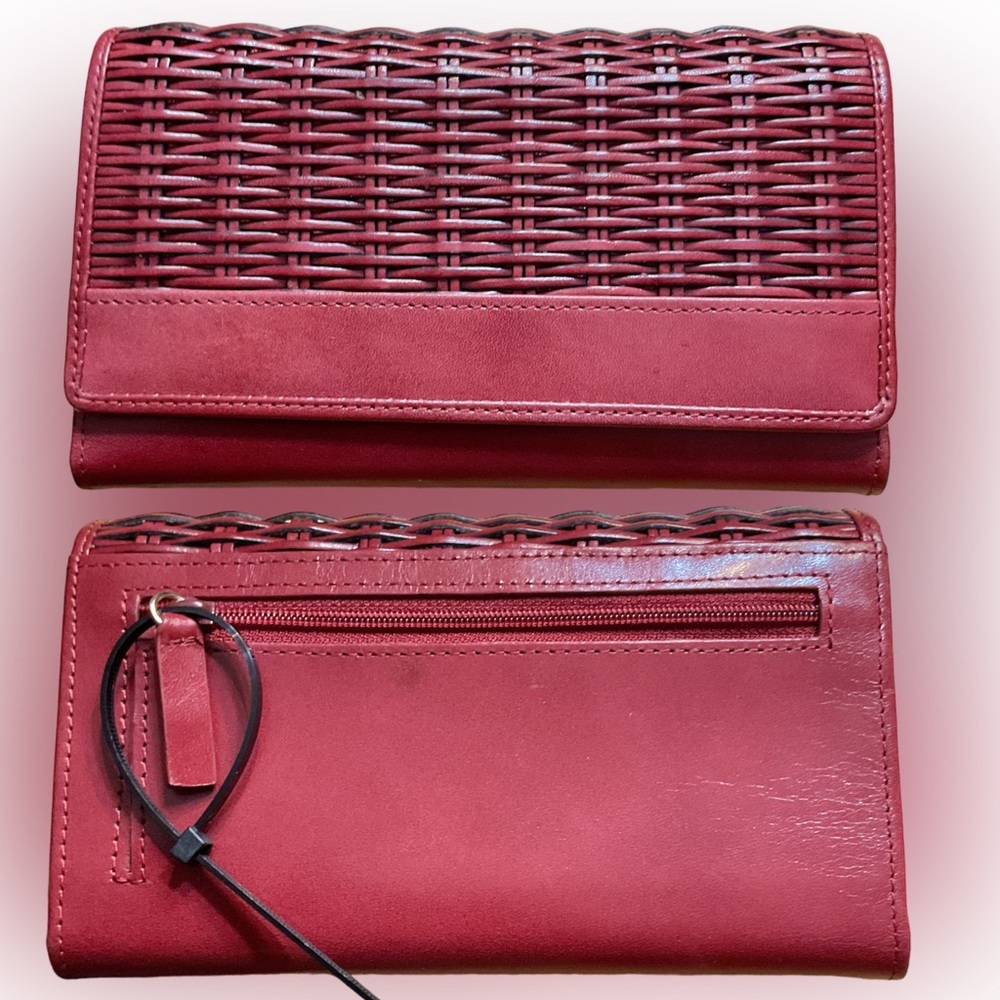 Etienne Aigner Red Leather Wallet NWT - Picture 1 of 9